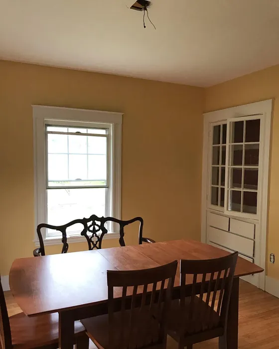 Benjamin Moore Concord Ivory dining room 