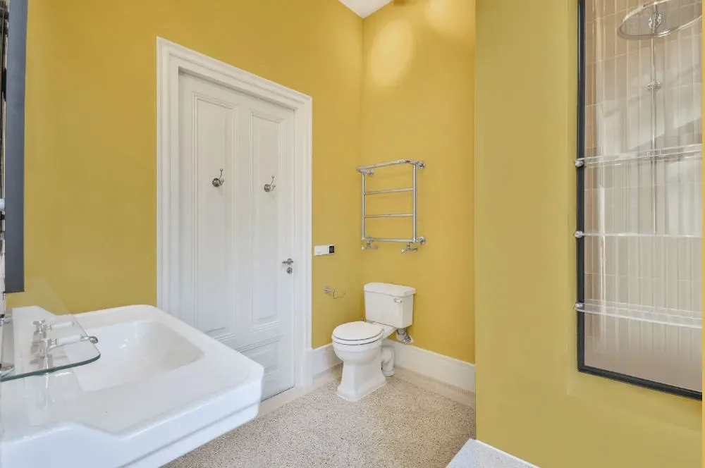 Benjamin Moore Damask Yellow bathroom