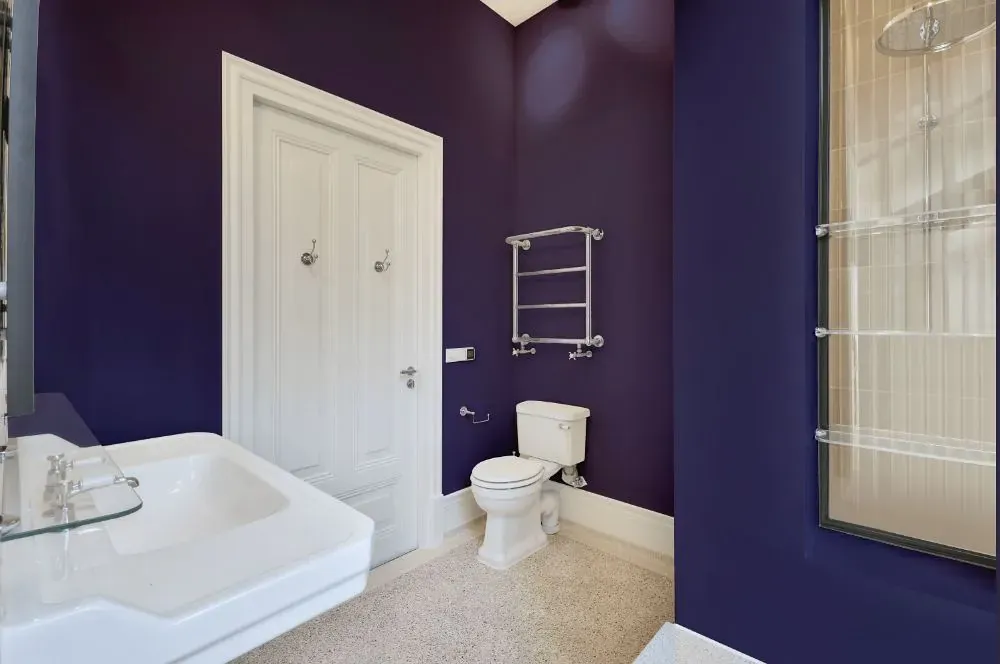 Benjamin Moore Dark Lilac bathroom