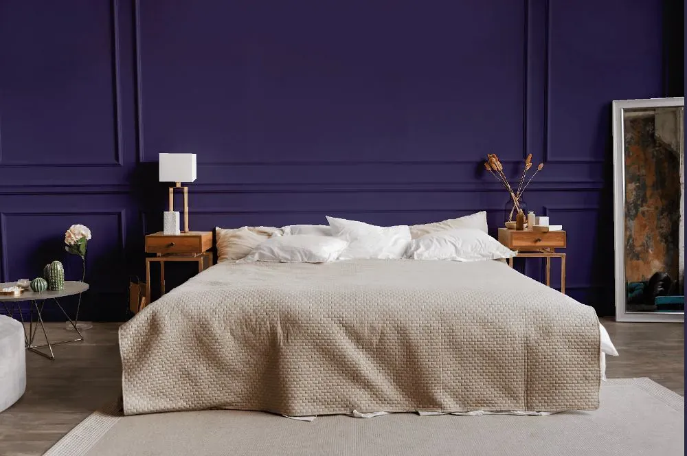 Benjamin Moore Dark Lilac bedroom