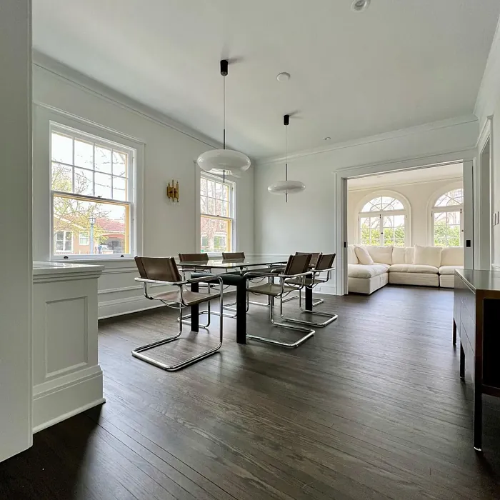 Benjamin Moore Decorator'S White Dining Room