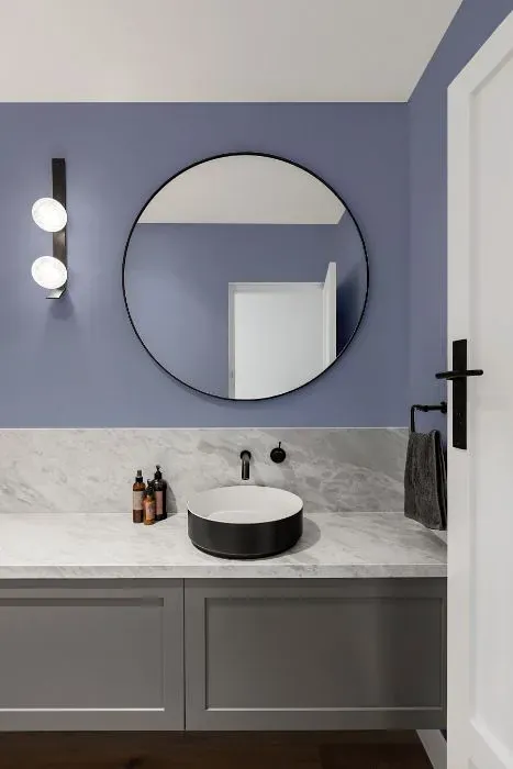 Benjamin Moore Dreamy minimalist bathroom