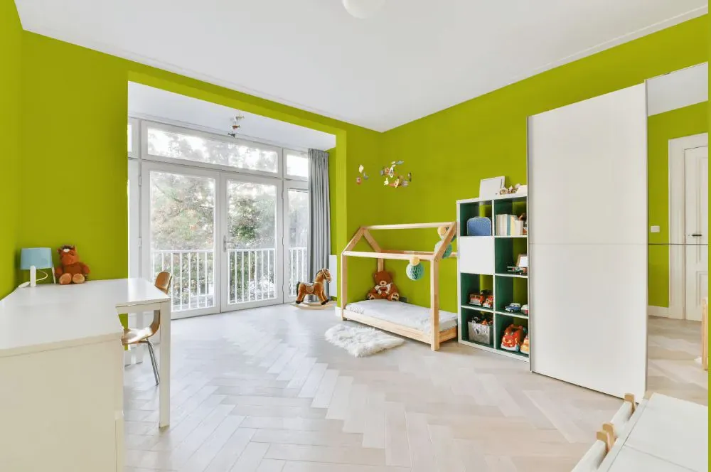 Benjamin Moore Eccentric Lime kidsroom interior, children's room