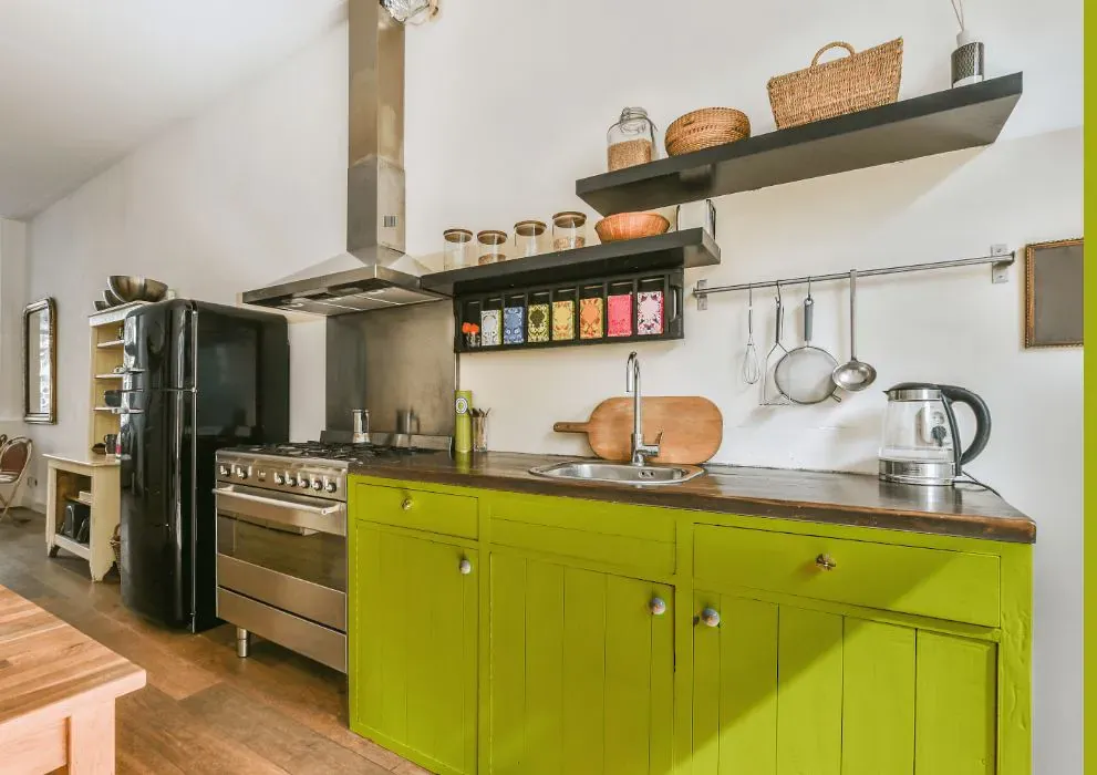 Benjamin Moore Eccentric Lime kitchen cabinets