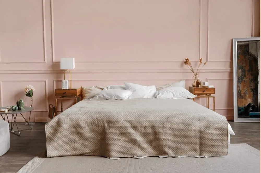 Benjamin Moore Fruited Plains bedroom