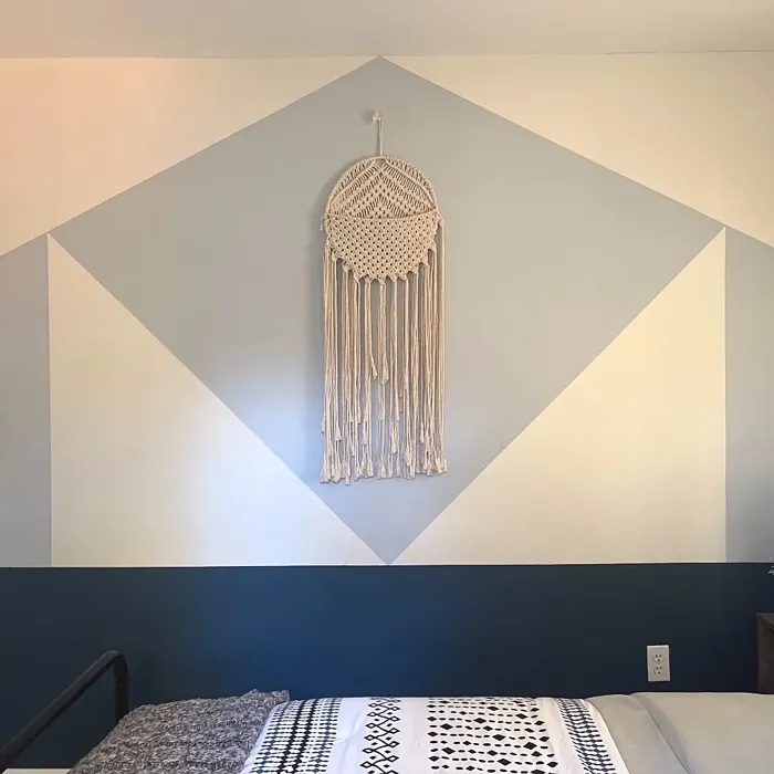 Benjamin Moore Gentle Gray wall paint color-block