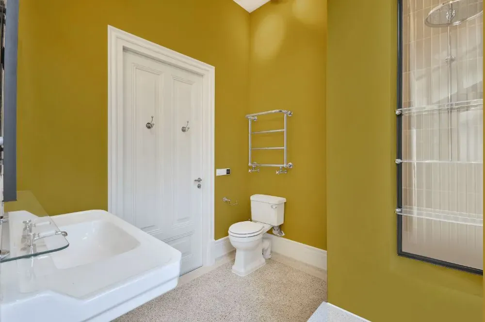 Benjamin Moore Gibson Gold bathroom