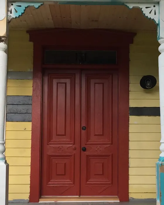 Benjamin Moore Grand Canyon Red front door paint review