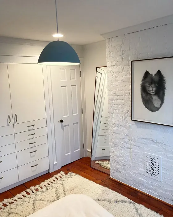 Benjamin Moore Gray Mist bedroom color review