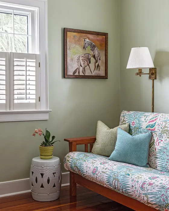 Benjamin Moore Guilford Green living room paint review