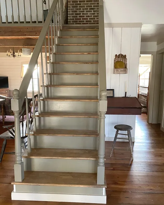 Benjamin Moore HC-101 stairs 