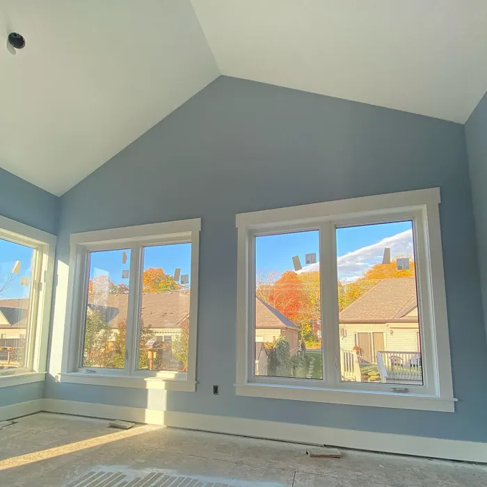 Benjamin Moore Instinct wall paint color