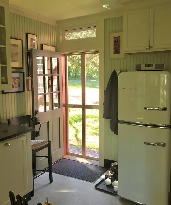 Benjamin Moore Kittery Point Green kitchen paint