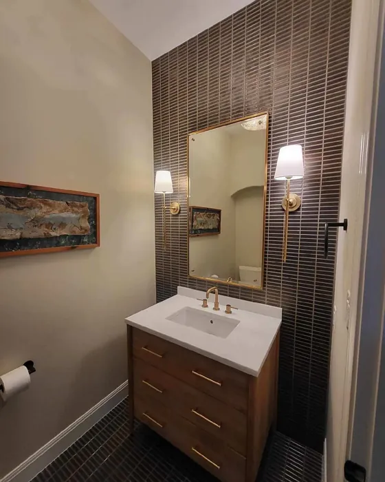 Benjamin Moore Manchester Tan bathroom 