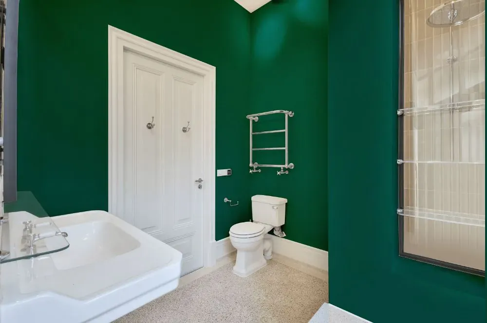 Benjamin Moore Manor Green bathroom