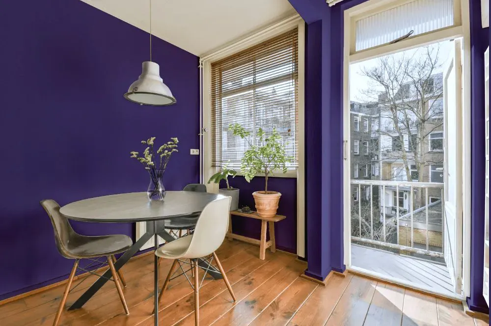 Benjamin Moore Mauve Bauhaus living room