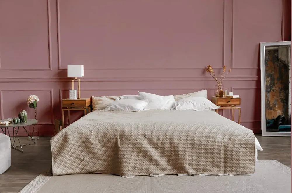 Benjamin Moore Mauve Mist bedroom