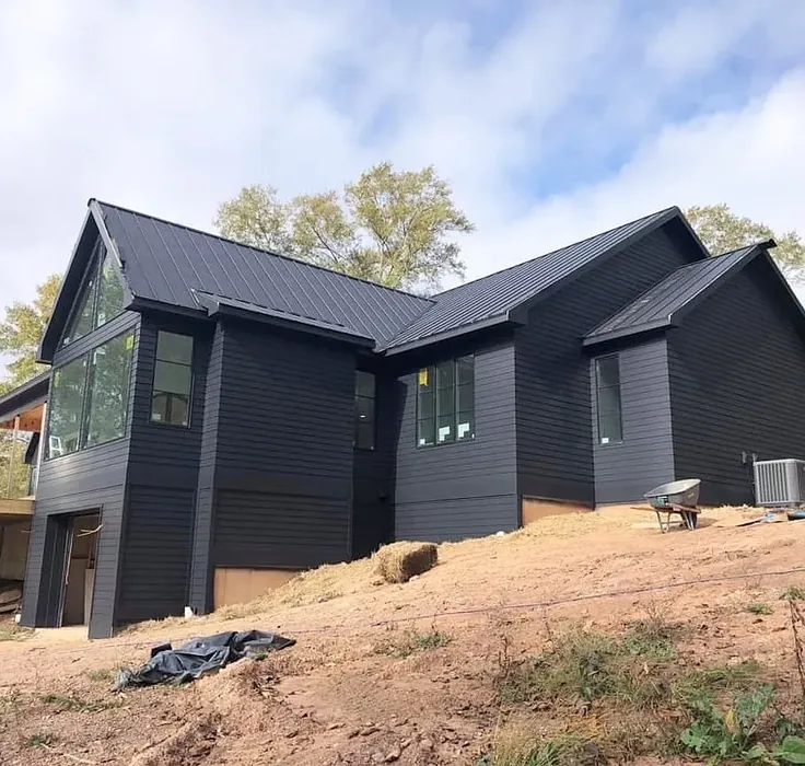 Benjamin Moore Midnight Oil exterior color review