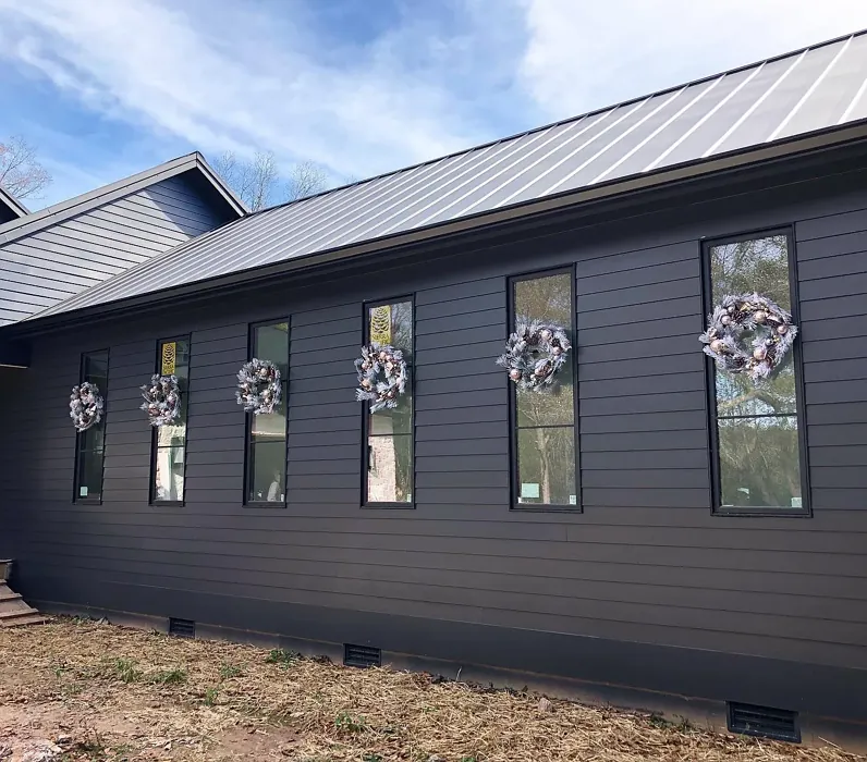 Midnight Oil house exterior paint review