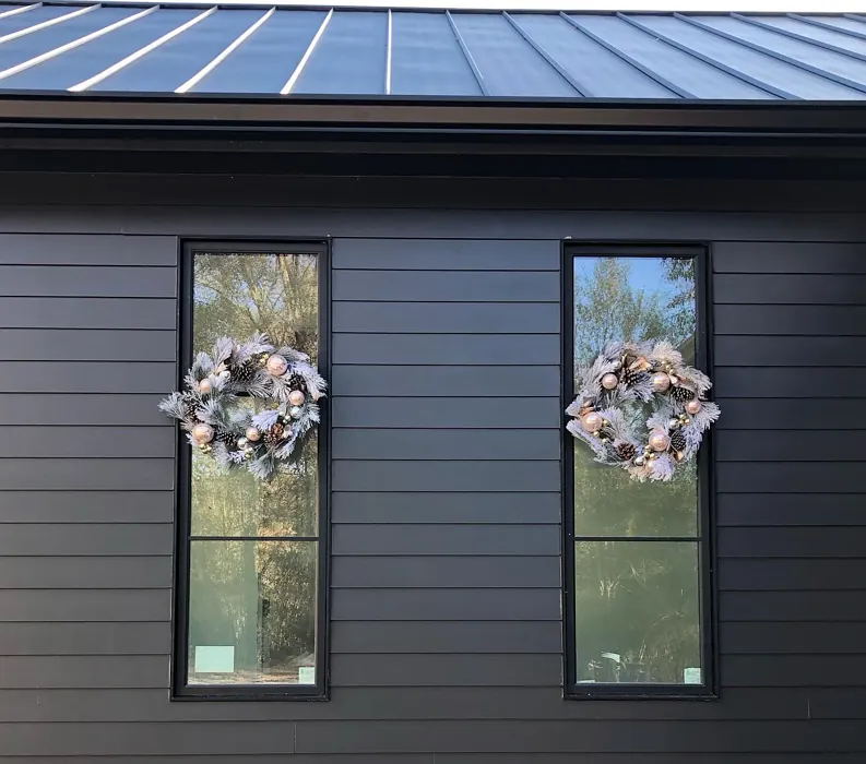 Midnight Oil house exterior review