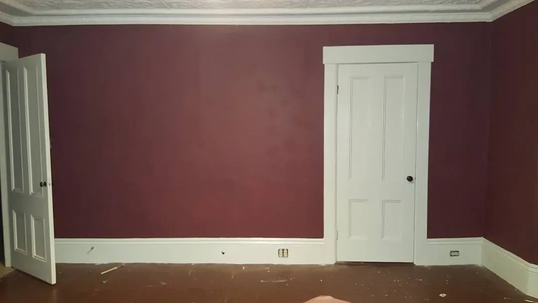 Benjamin Moore New London Burgundy wall paint 