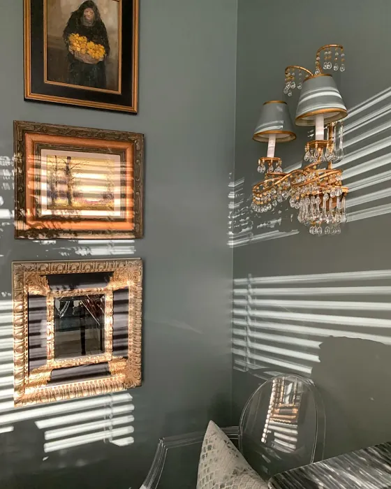 Benjamin Moore Night Train wall paint color