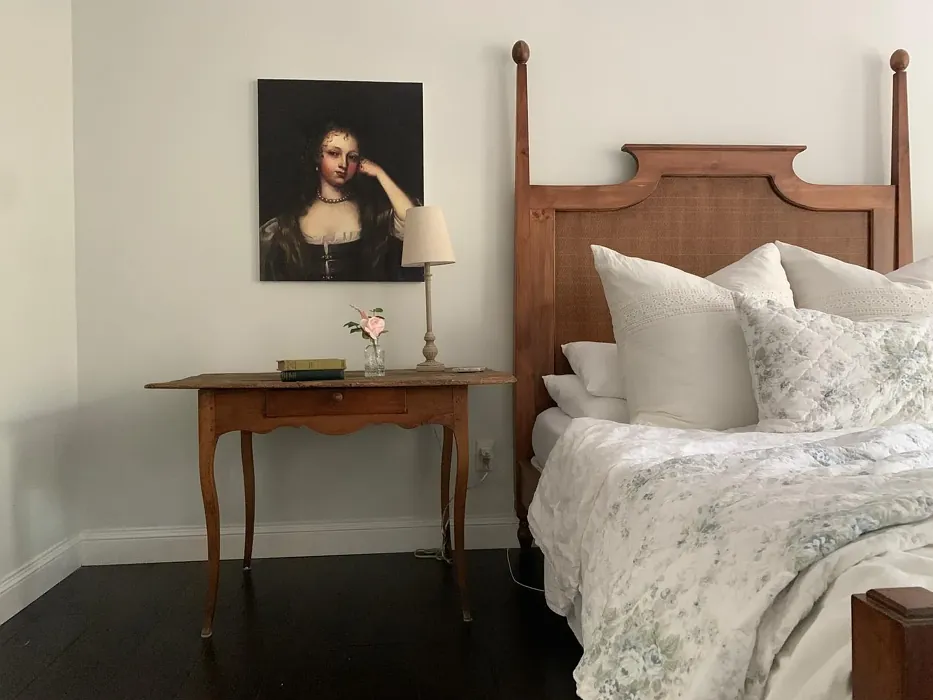 Benjamin Moore Paper White bedroom color