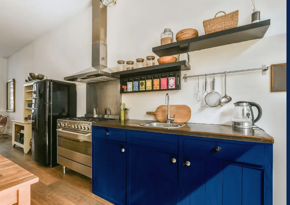 Benjamin Moore Patriot Blue kitchen cabinets