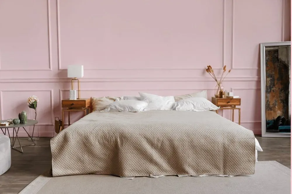 Benjamin Moore Pleasing Pink bedroom