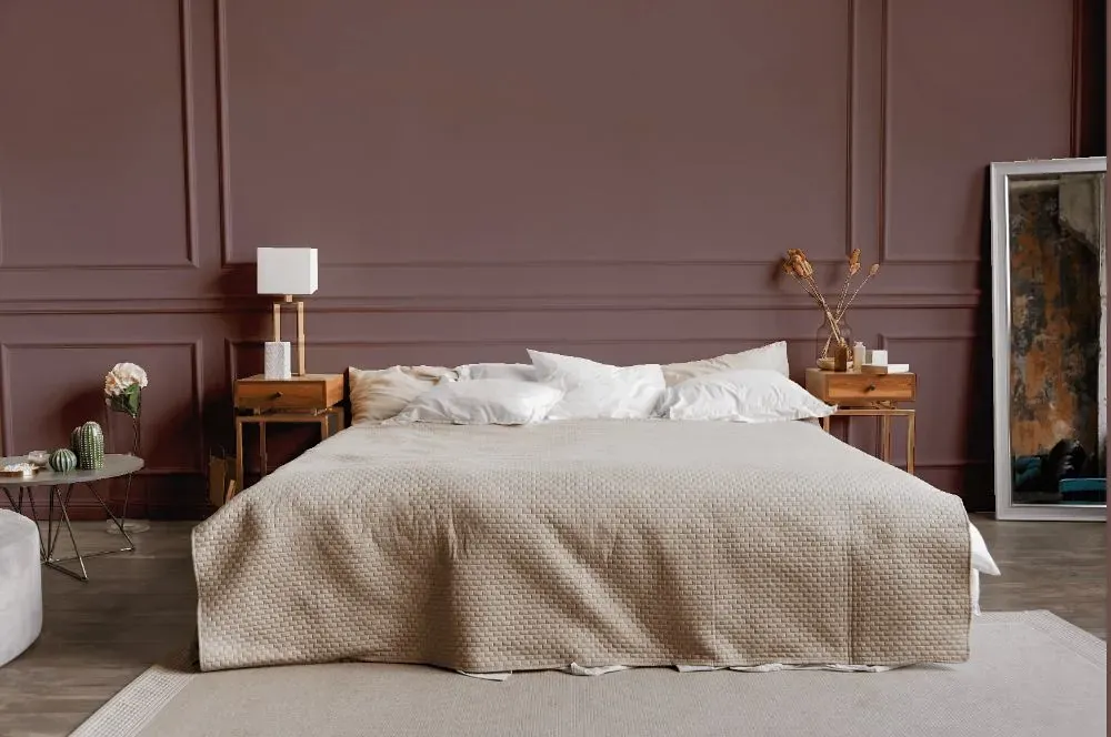 Benjamin Moore Quietly Violet bedroom