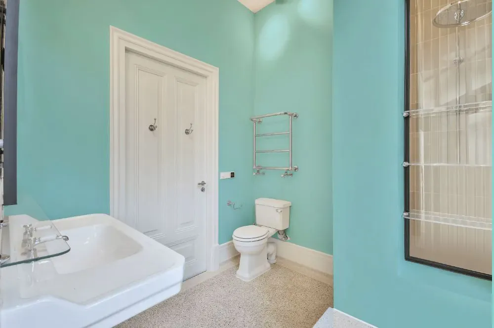 Benjamin Moore San Clemente Teal bathroom