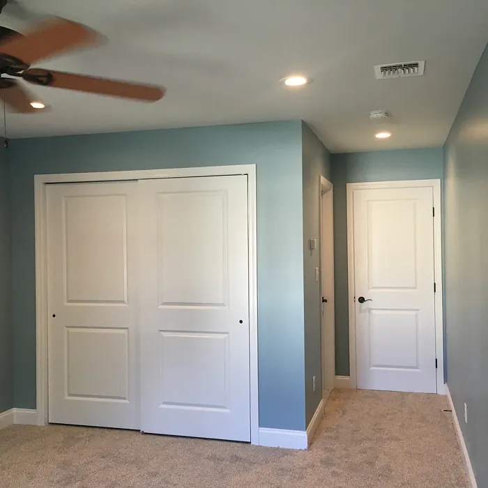 Benjamin Moore Santorini Blue wall paint color review
