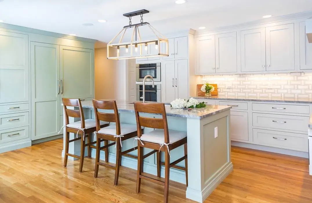 Benjamin Moore Saybrook Sage kitchen cabinets color review