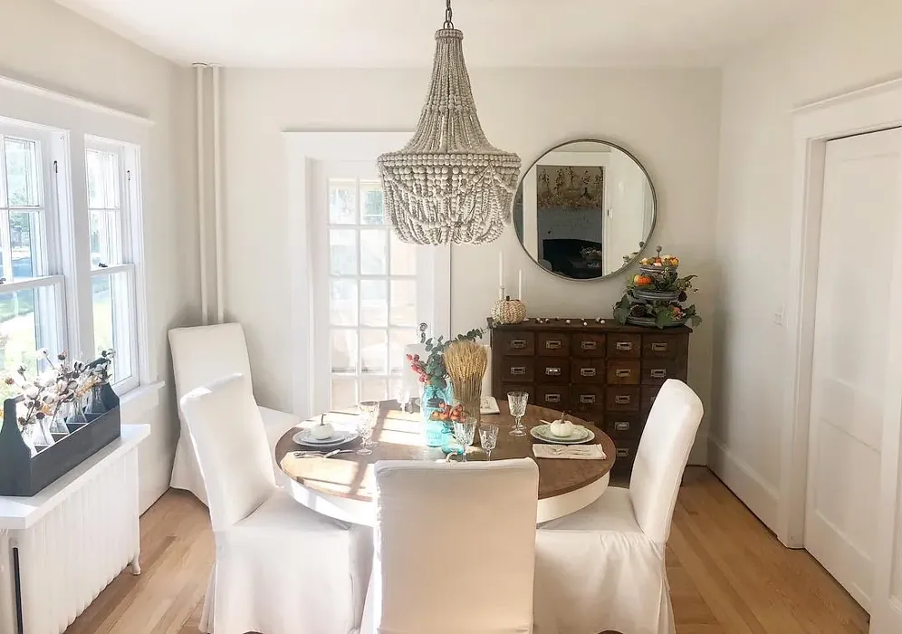 Benjamin Moore OC-19 dining room color review