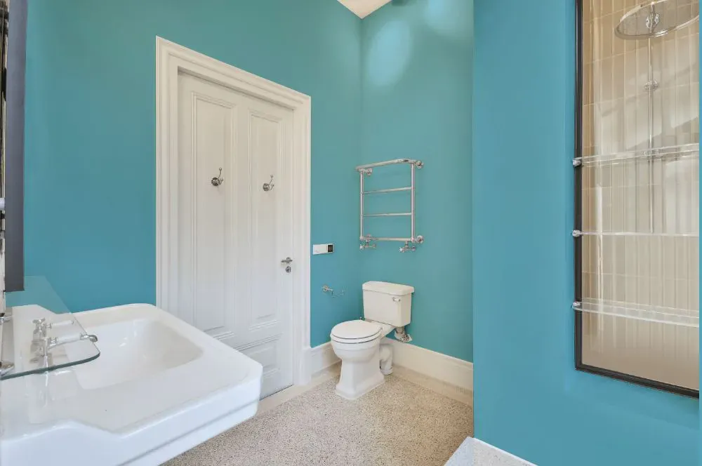 Benjamin Moore Seaside Blue bathroom