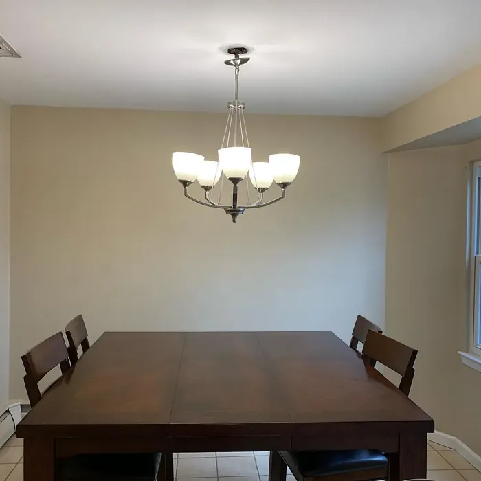 Benjamin Moore Shaker Beige dining room 