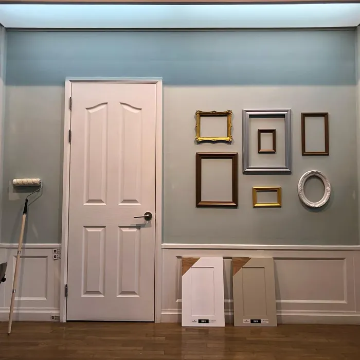 Benjamin Moore Silver Marlin wall paint review