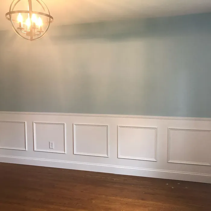 Benjamin Moore Silvery Blue wall paint 