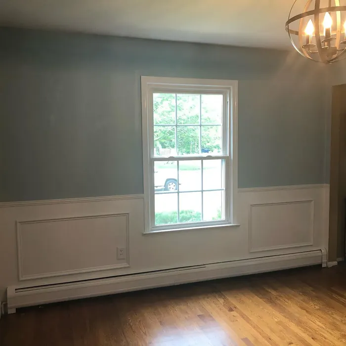 Benjamin Moore Silvery Blue wall paint review