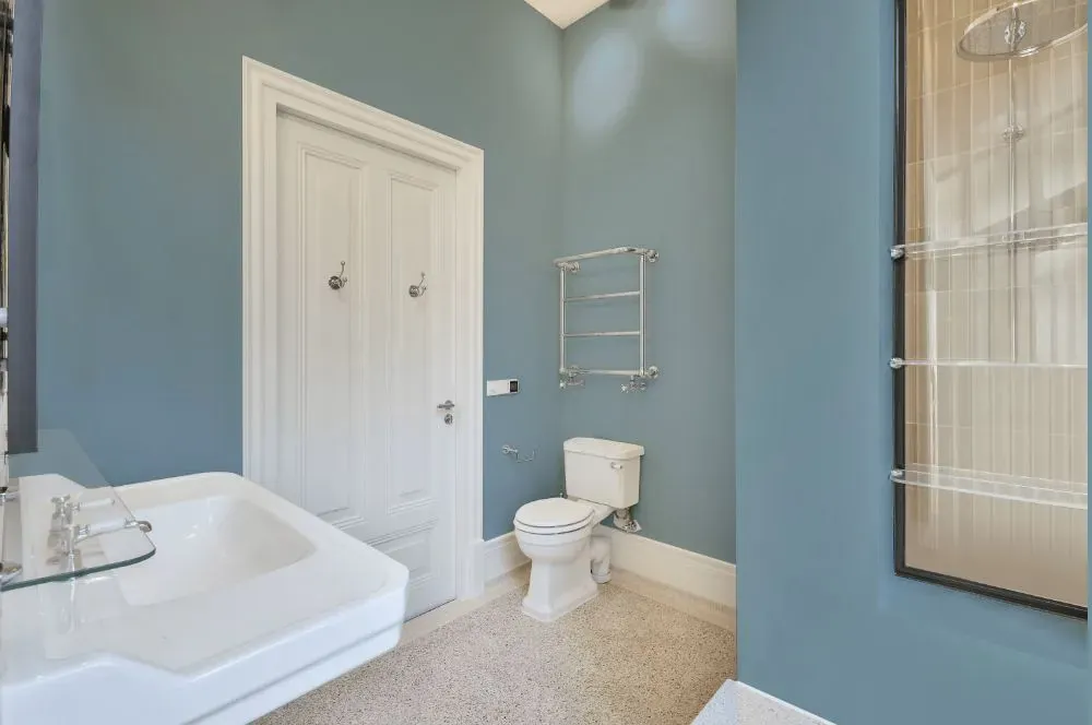 Benjamin Moore Slate Blue bathroom