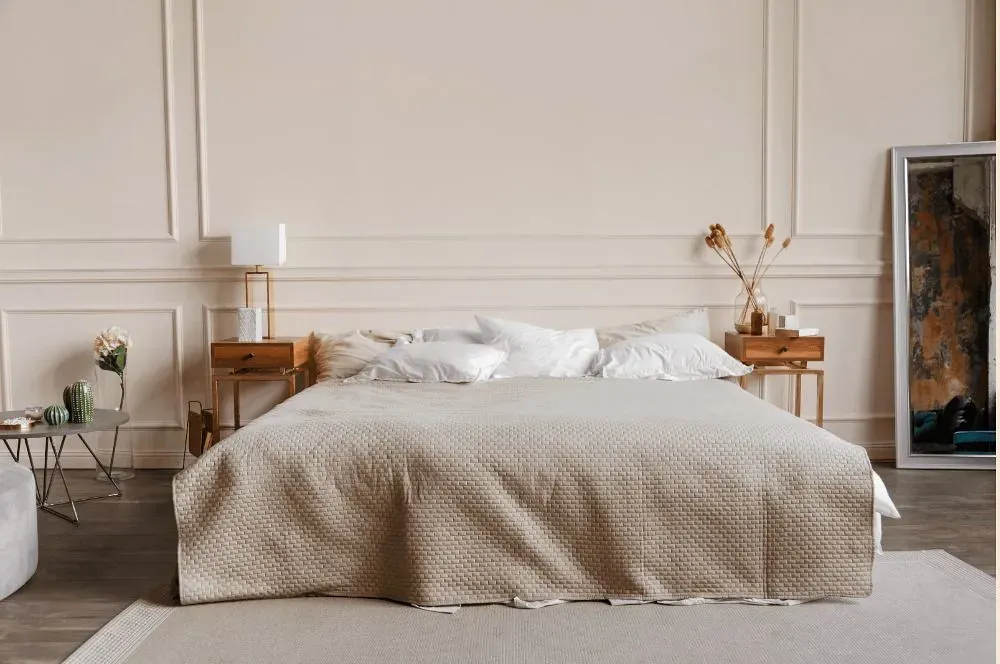 Benjamin Moore Soft White bedroom