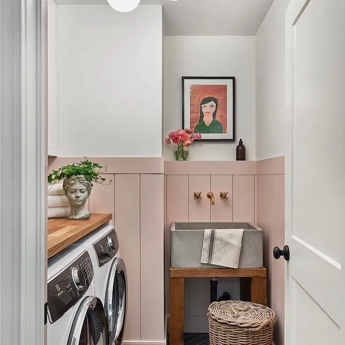 Benjamin Moore Southern Comfort laundry room paint