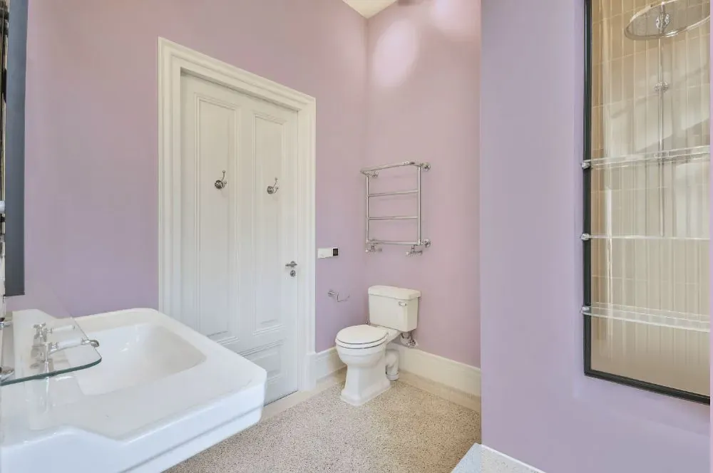 Benjamin Moore Spring Lilac bathroom