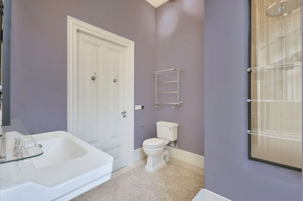 Benjamin Moore Spring Violet bathroom