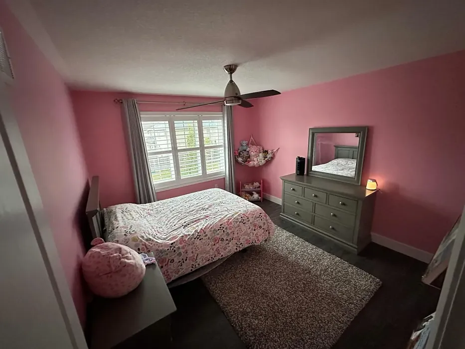 Benjamin Moore Strawberry Sorbet bedroom 