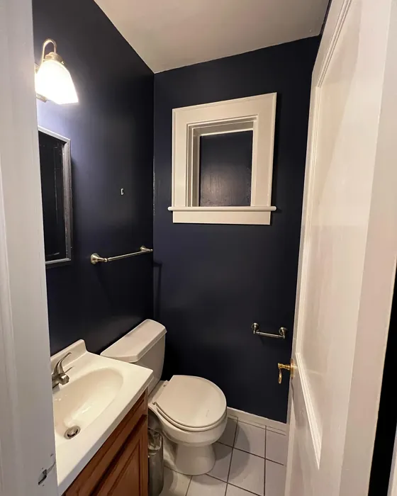 Benjamin Moore Stunning bathroom color