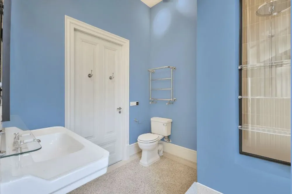 Benjamin Moore Swiss Blue bathroom