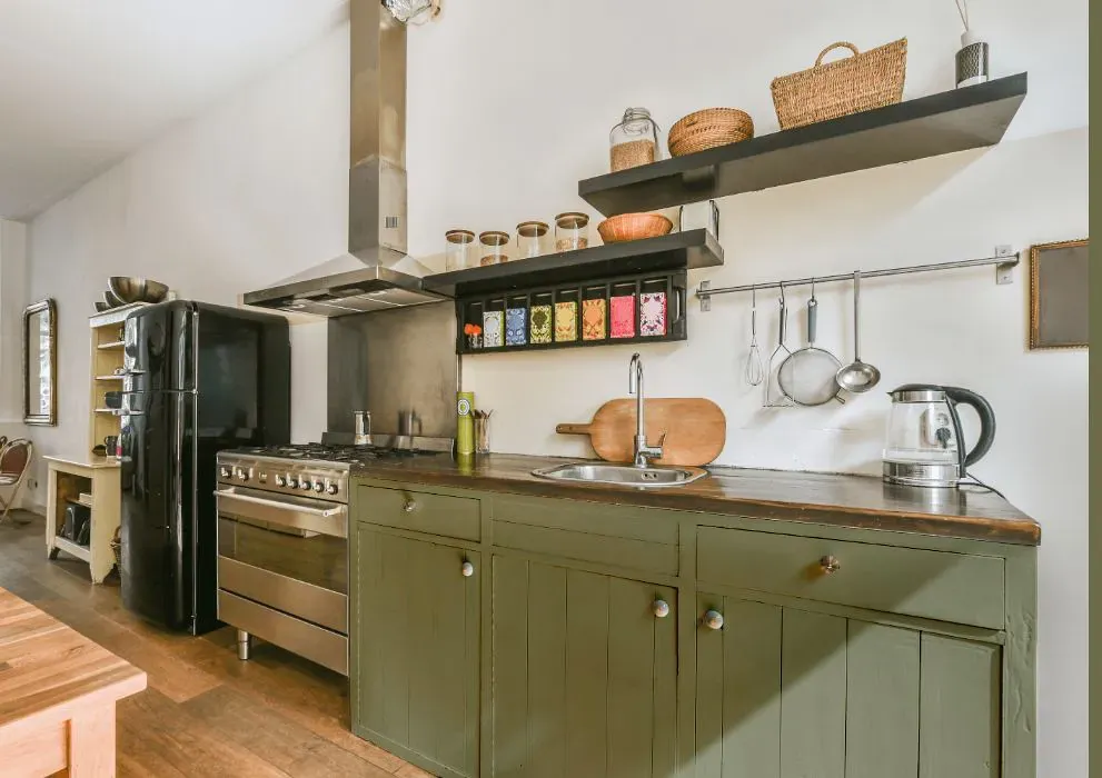 Benjamin Moore Thayer Green kitchen cabinets