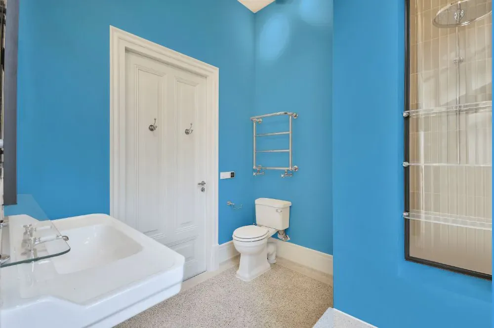 Benjamin Moore True Blue bathroom