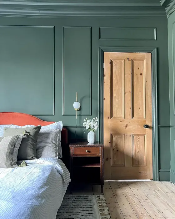Vintage Vogue bedroom paint